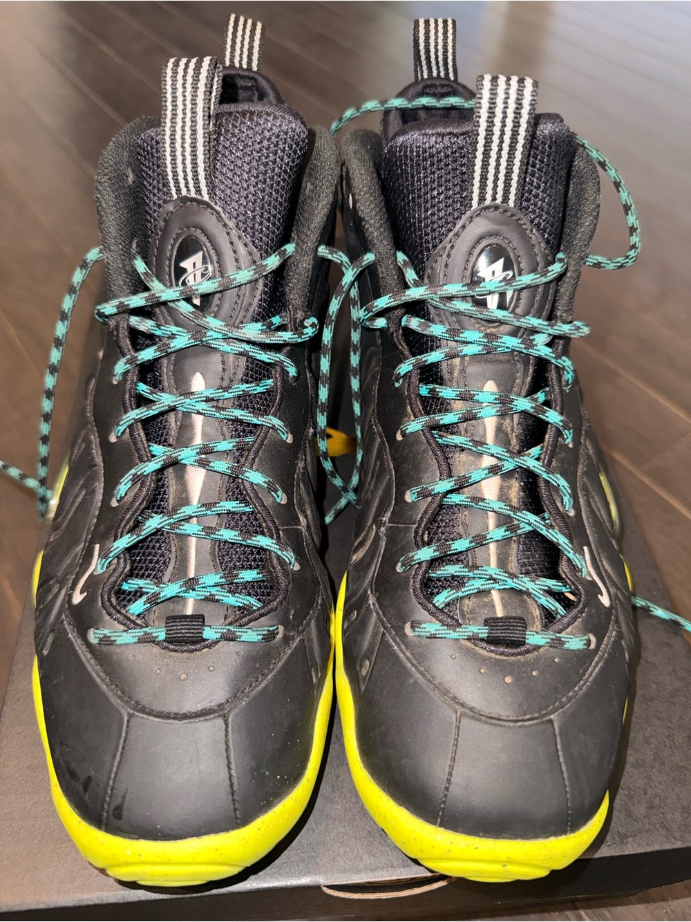 Nike Kids Foamposite Sneakers with Neon Yellow Sole and Teal Laces sz 7Y